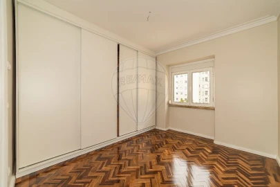 Apartamento T3 para Arrendamento em Alvalade
