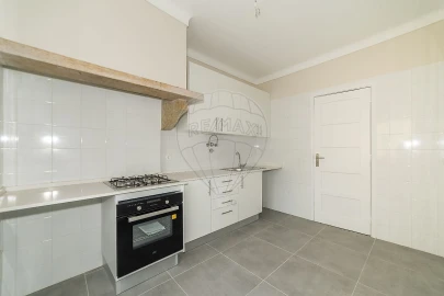 Apartamento T3 para Arrendamento em Alvalade