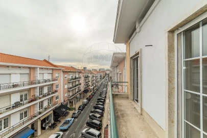Apartamento T3 para Arrendamento em Alvalade