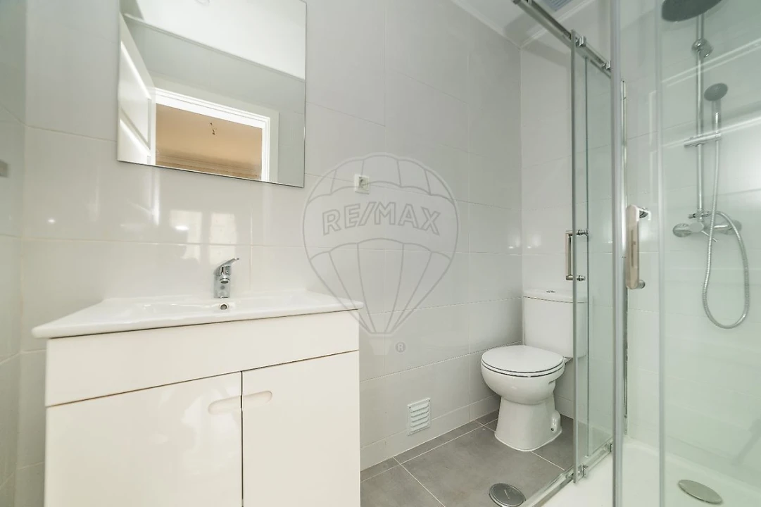 Apartamento T3 para Arrendamento em Alvalade Foto 1