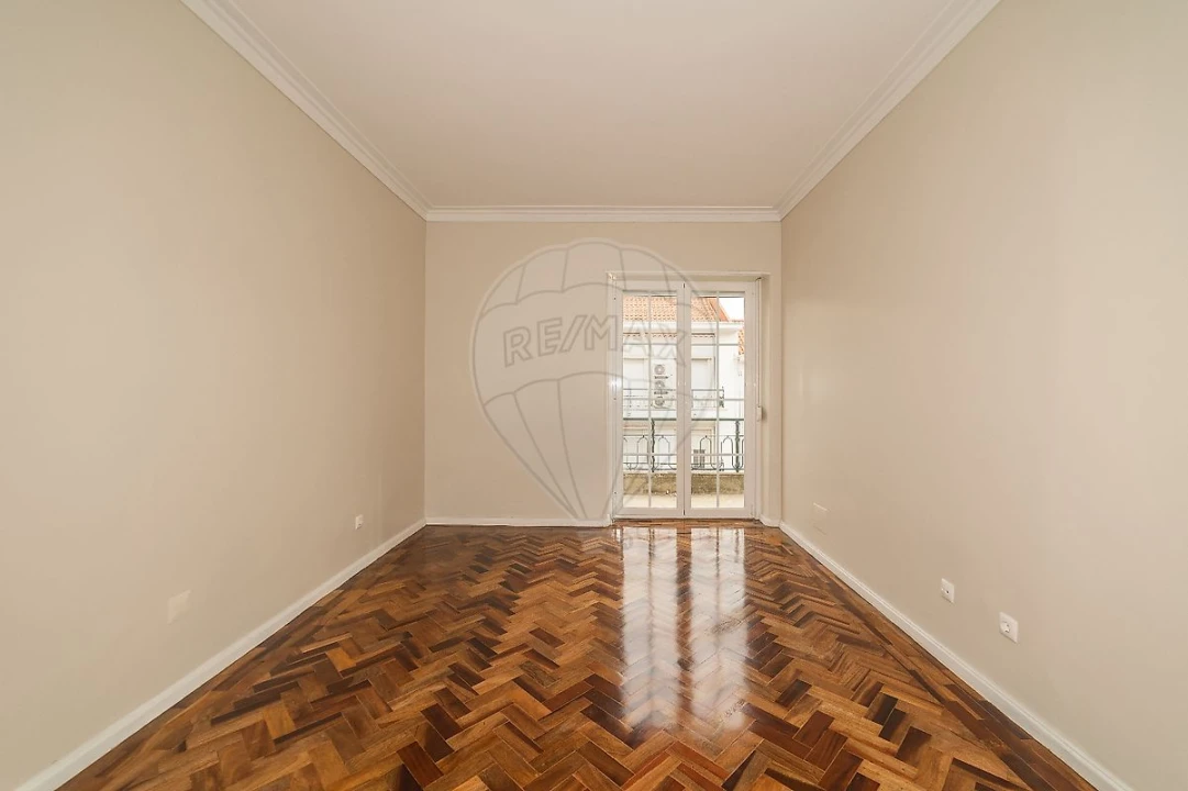 Apartamento T3 para Arrendamento em Alvalade Foto 17