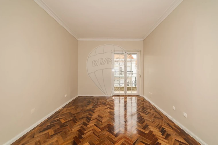 Apartamento T3 para Arrendamento em Alvalade Foto 17