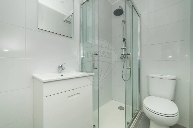 Apartamento T3 para Arrendamento em Alvalade Foto 19