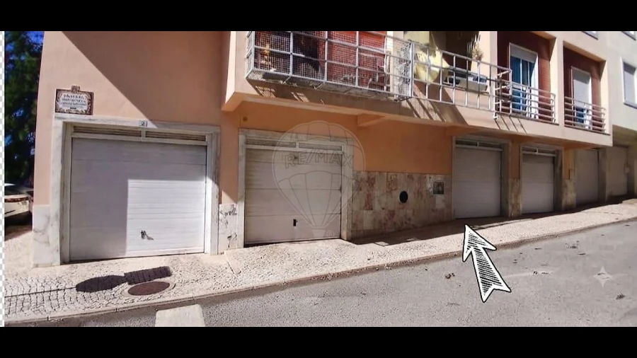 Garagem para Venda em Agualva e Mira-Sintra