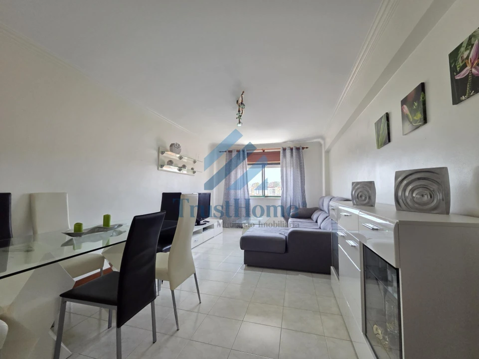 Apartamento T3 para Venda em Agualva e Mira-Sintra Foto 1