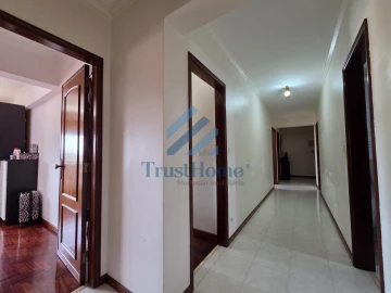 Apartamento T3 para Venda em Agualva e Mira-Sintra