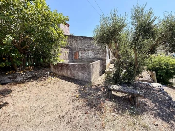 Quinta T0 para Venda em Ervedosa do Douro