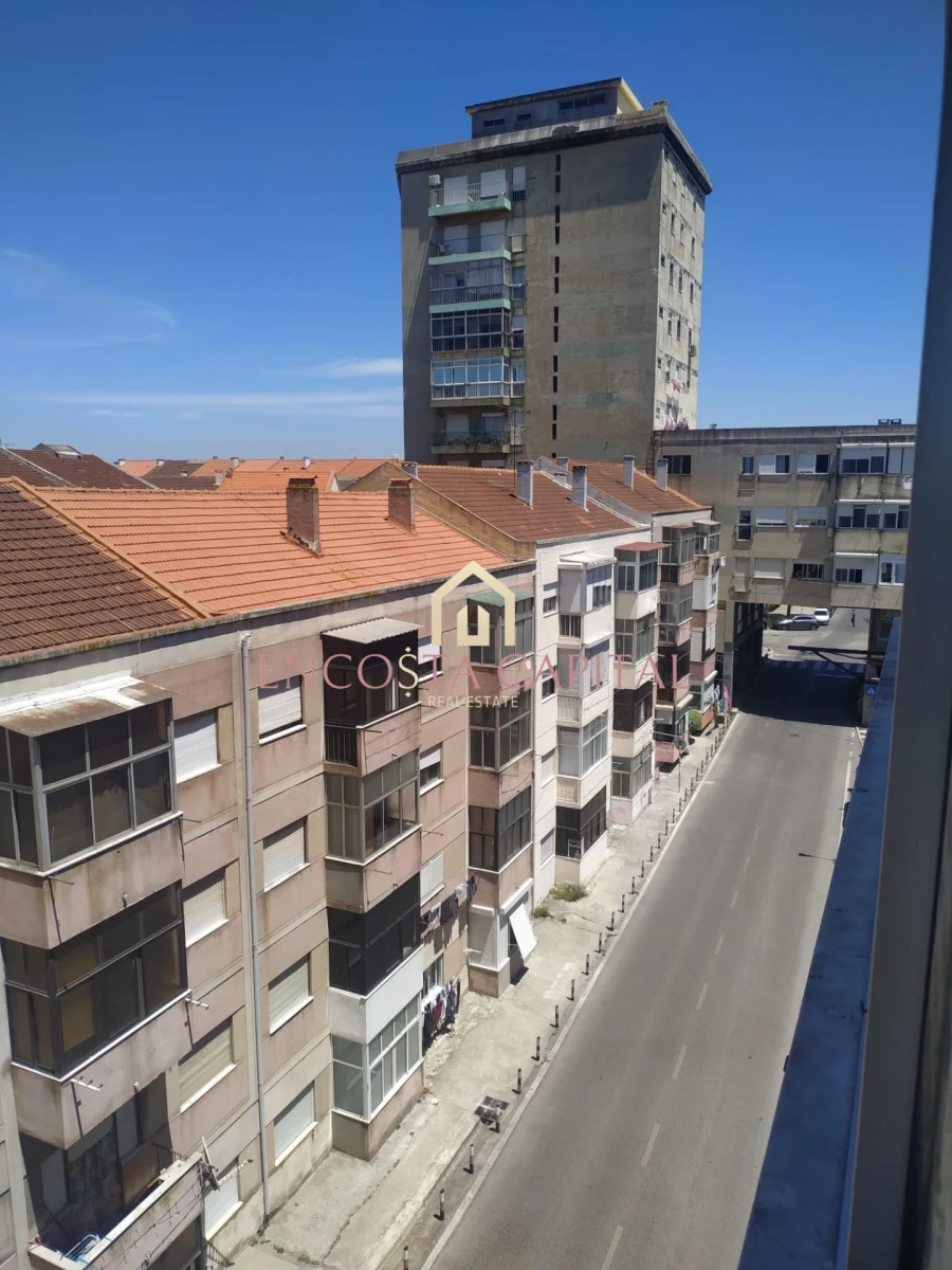 Apartamento T2 para Venda em Alto do Seixalinho, Santo André e Verderena Foto 3