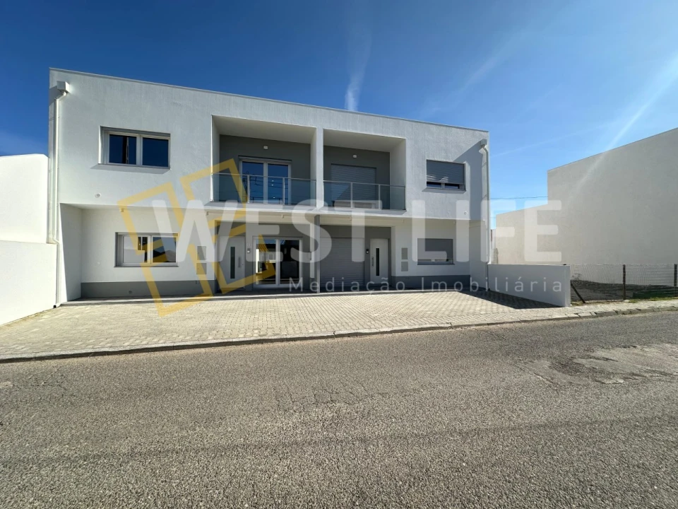 Moradia T4 para Venda em Lourinhã e Atalaia Foto 1
