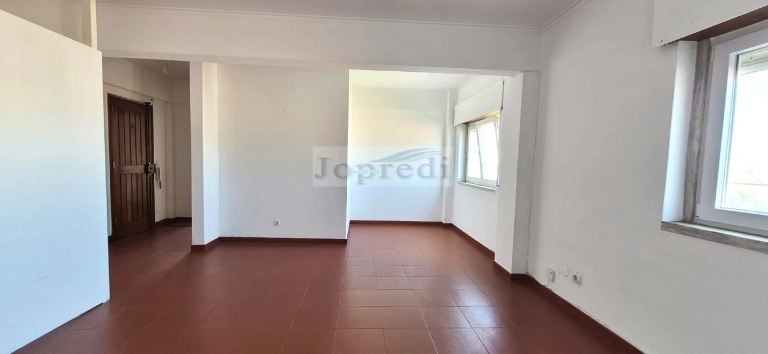 Apartamento T2 para Venda em Carnaxide e Queijas Foto 6