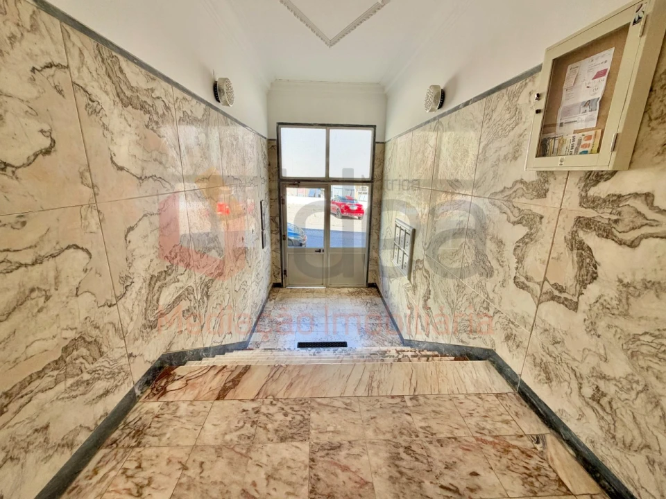 Apartamento T2 para Venda em Laranjeiro e Feijó Foto 26