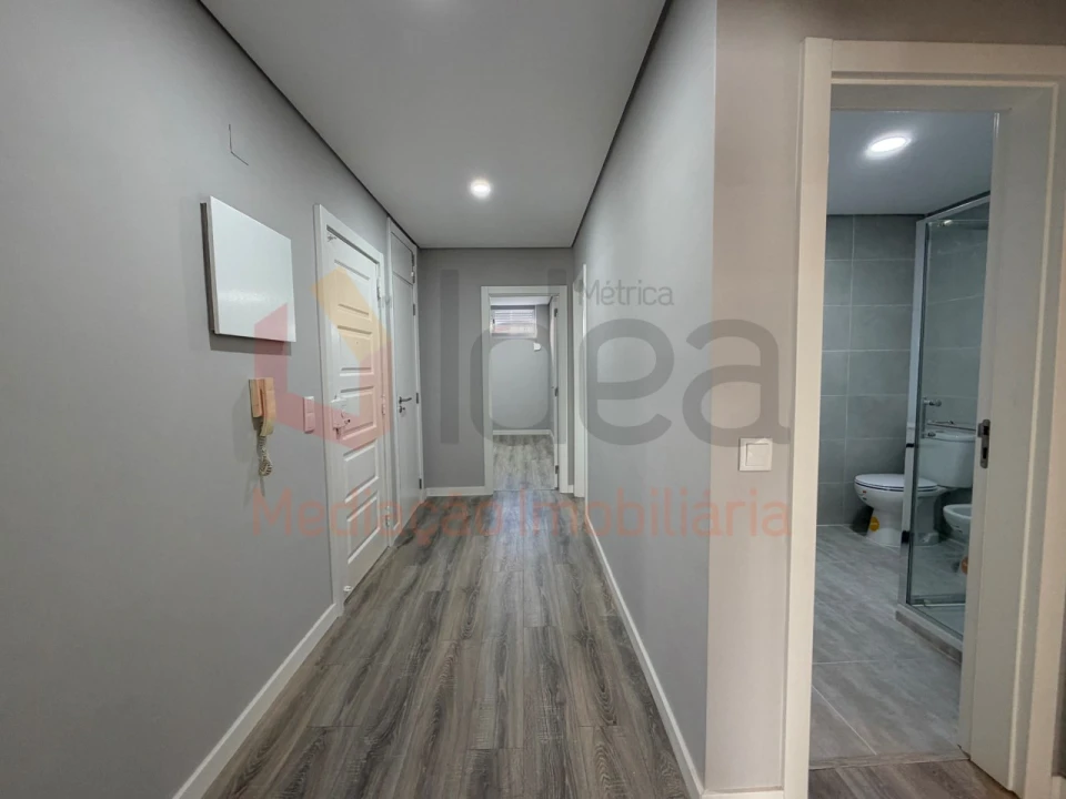 Apartamento T2 para Venda em Laranjeiro e Feijó Foto 8
