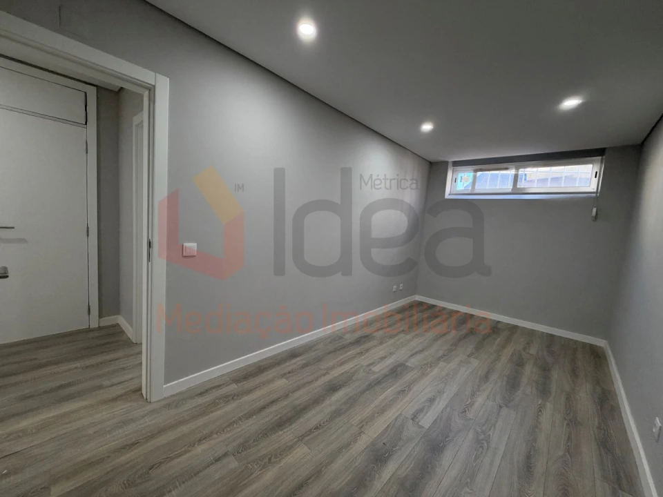 Apartamento T2 para Venda em Laranjeiro e Feijó Foto 15