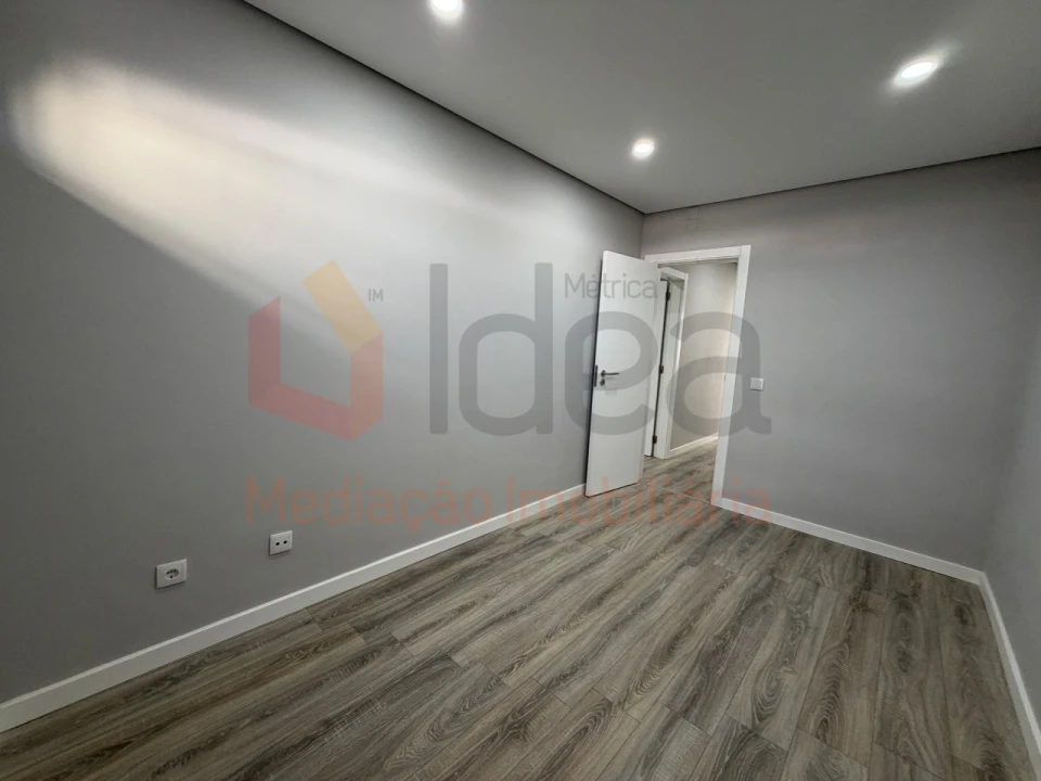 Apartamento T2 para Venda em Laranjeiro e Feijó Foto 16