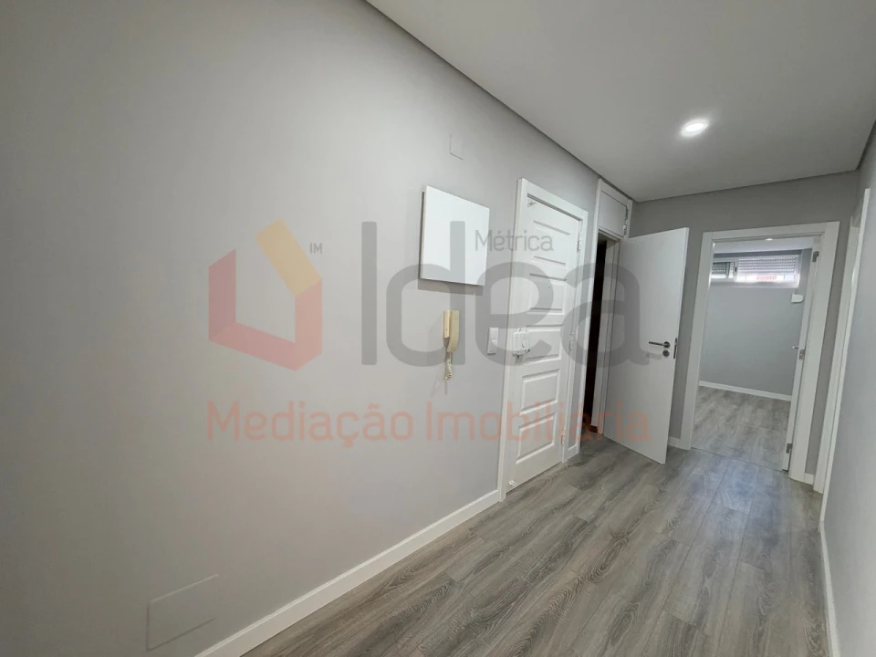 Apartamento T2 para Venda em Laranjeiro e Feijó Foto 20