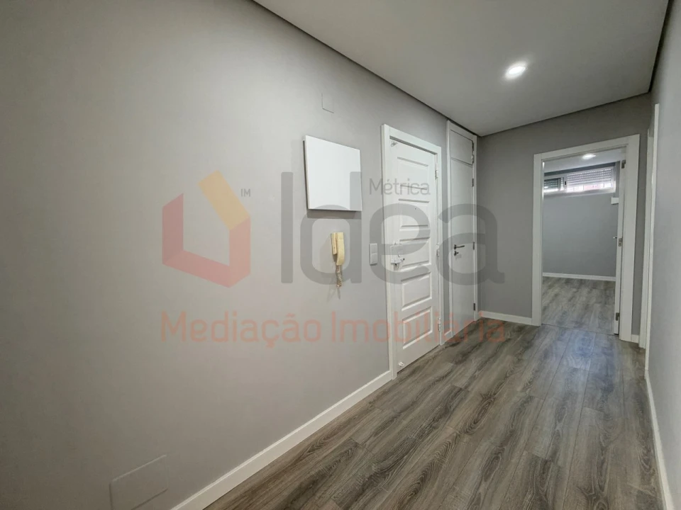 Apartamento T2 para Venda em Laranjeiro e Feijó Foto 6