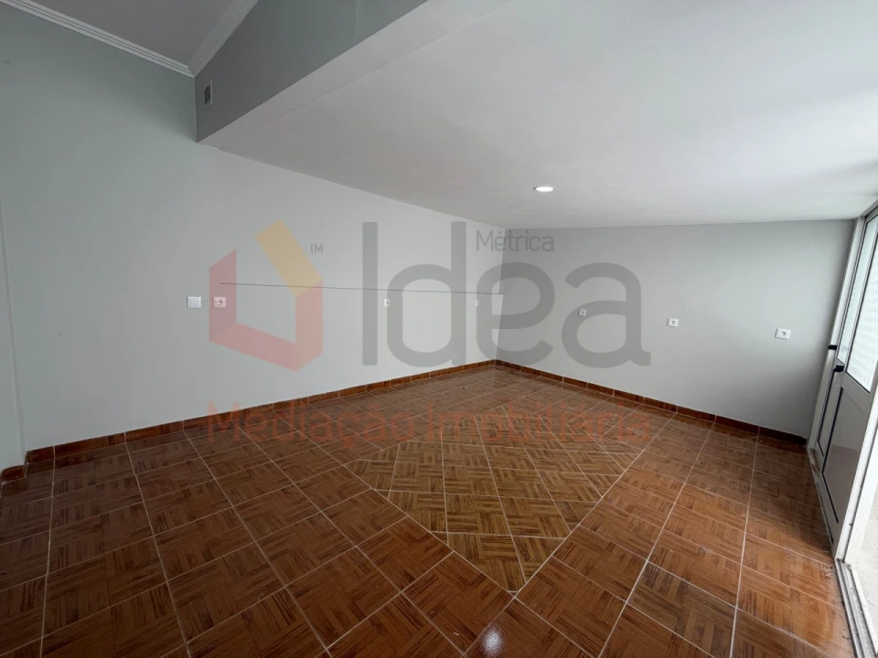 Apartamento T2 para Venda em Laranjeiro e Feijó Foto 24