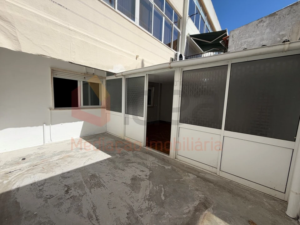 Apartamento T2 para Venda em Laranjeiro e Feijó Foto 21
