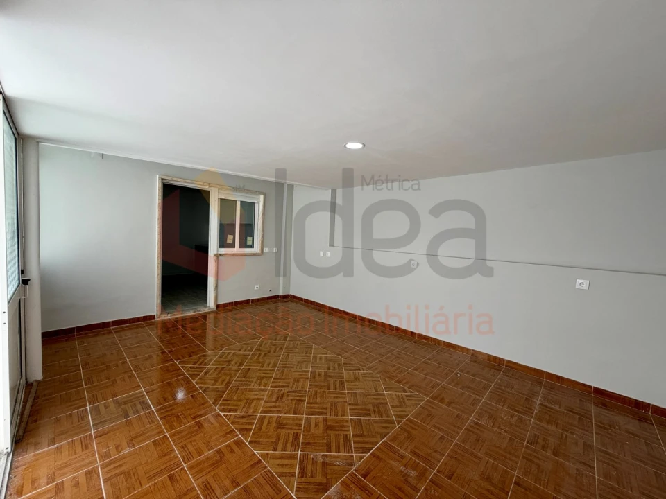 Apartamento T2 para Venda em Laranjeiro e Feijó Foto 23