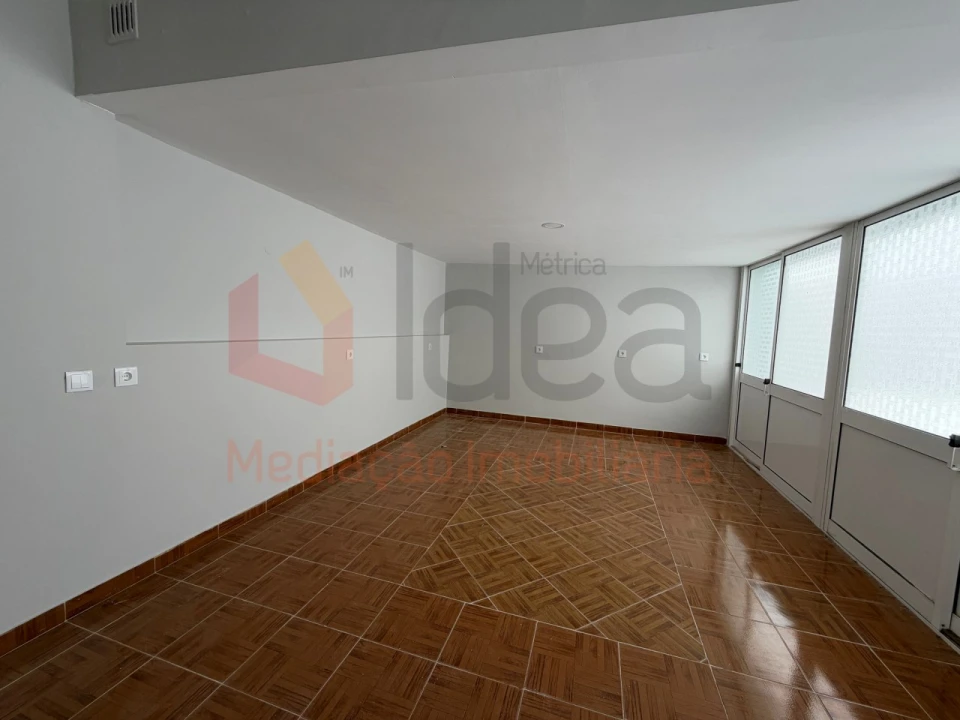 Apartamento T2 para Venda em Laranjeiro e Feijó Foto 25