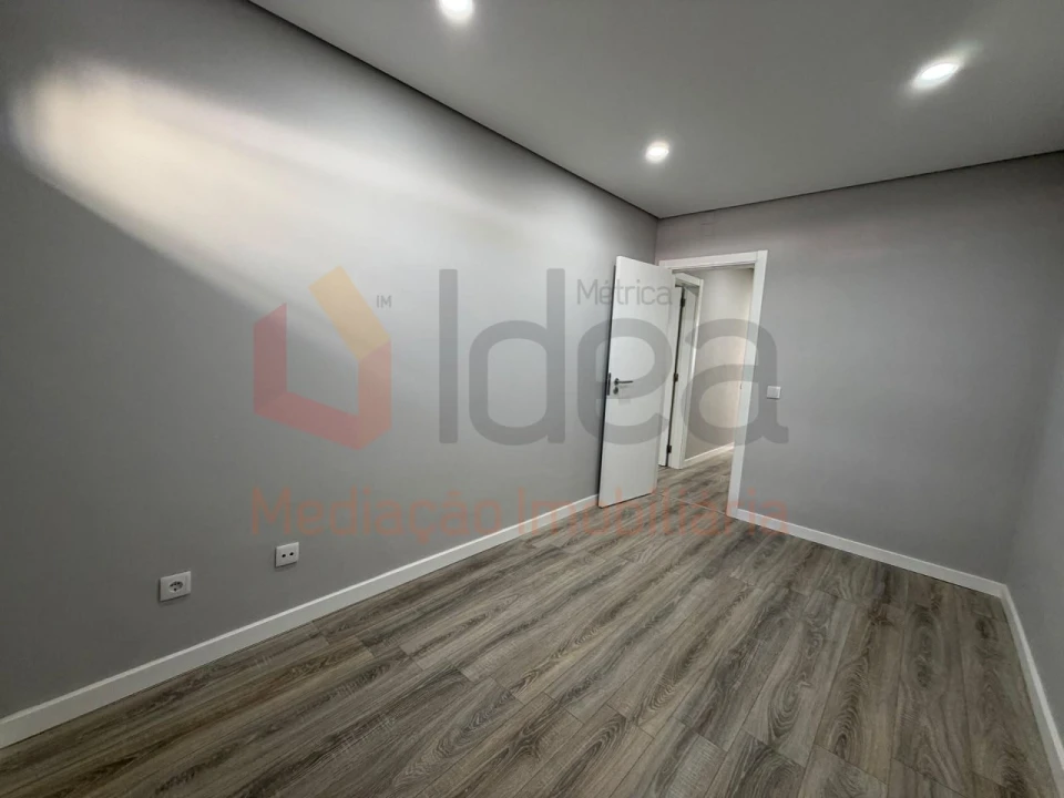 Apartamento T2 para Venda em Laranjeiro e Feijó Foto 14