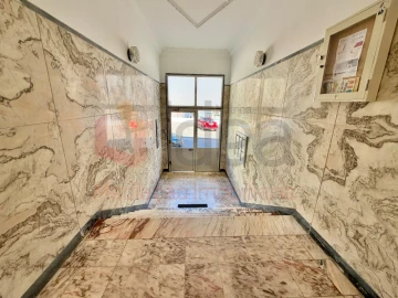 Apartamento T2 para Venda em Laranjeiro e Feijó