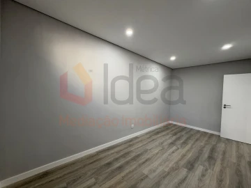 Apartamento T2 para Venda em Laranjeiro e Feijó