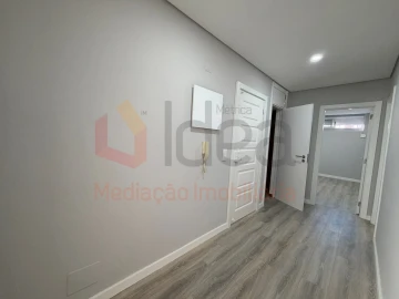 Apartamento T2 para Venda em Laranjeiro e Feijó