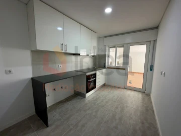 Apartamento T2 para Venda em Laranjeiro e Feijó