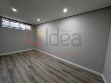 Apartamento T2 para Venda em Laranjeiro e Feijó