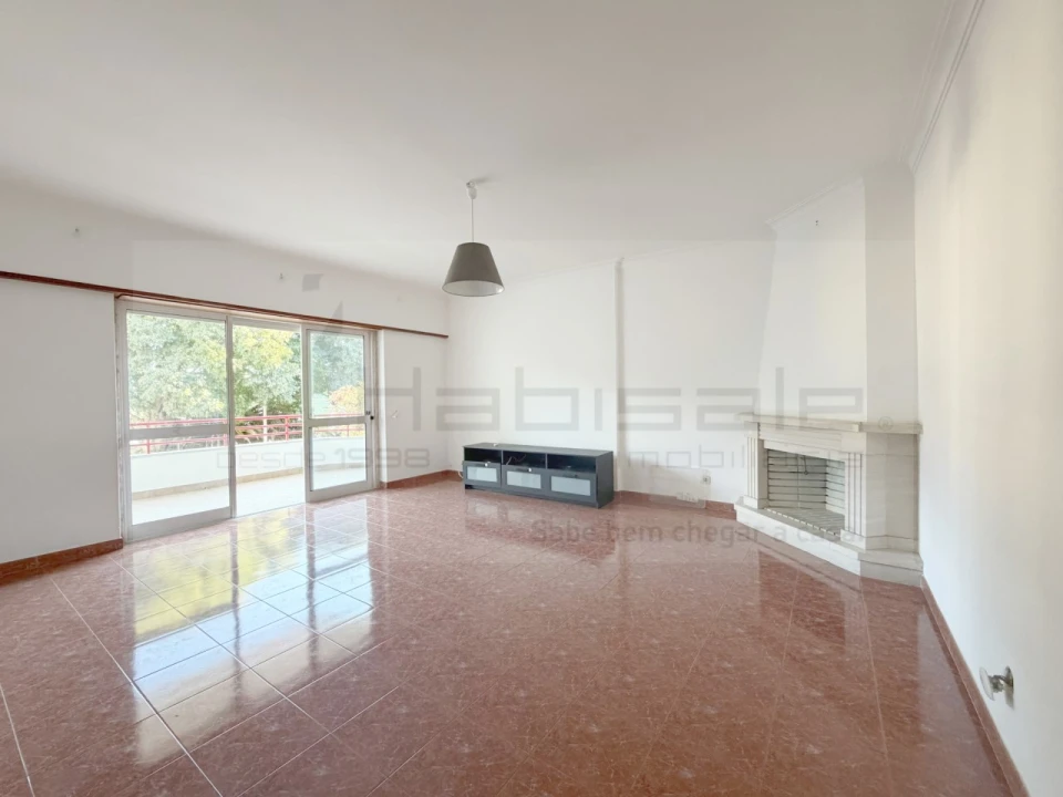 Apartamento T2 para Venda em Carcavelos e Parede Foto 7