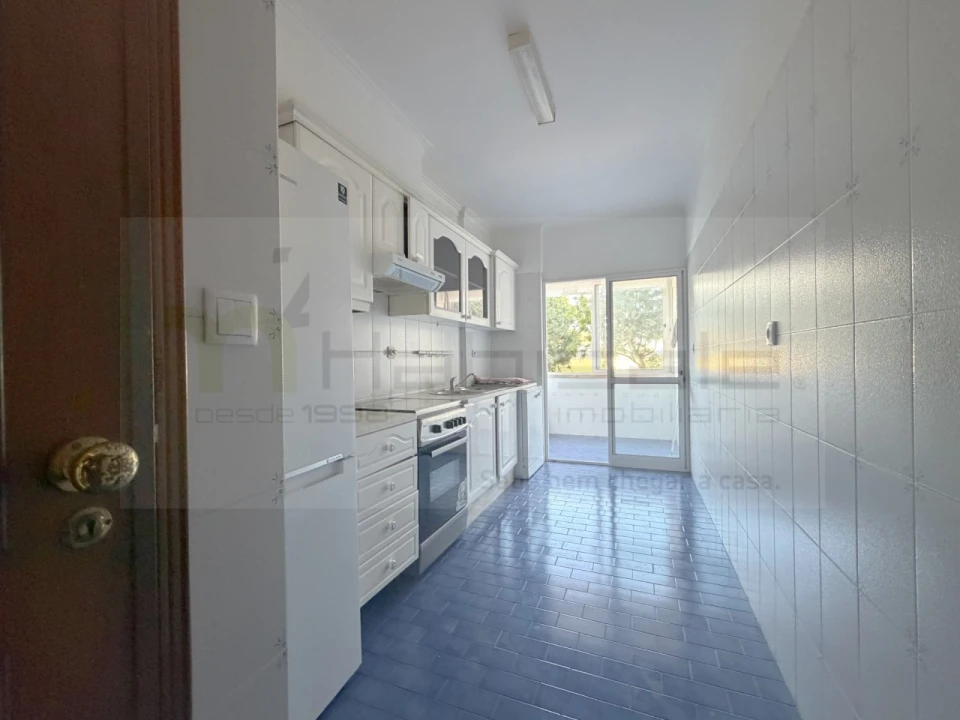 Apartamento T2 para Venda em Carcavelos e Parede Foto 12