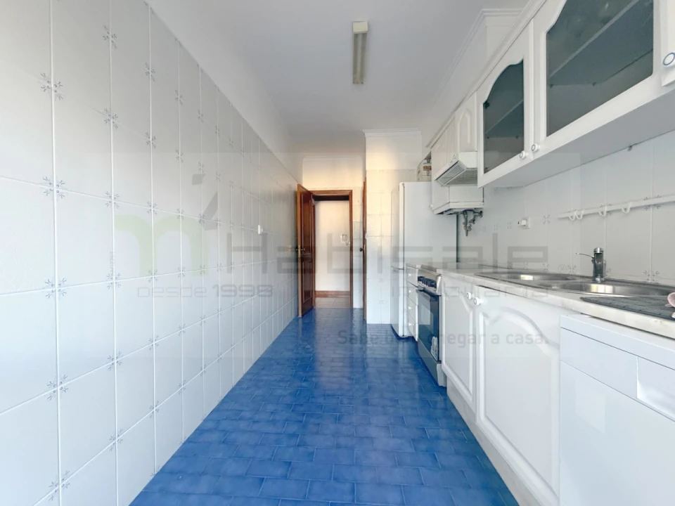 Apartamento T2 para Venda em Carcavelos e Parede Foto 14