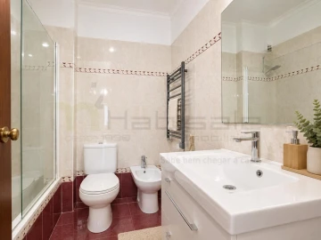 Apartamento T2 para Venda em Carcavelos e Parede