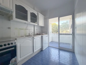 Apartamento T2 para Venda em Carcavelos e Parede