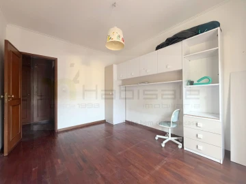 Apartamento T2 para Venda em Carcavelos e Parede