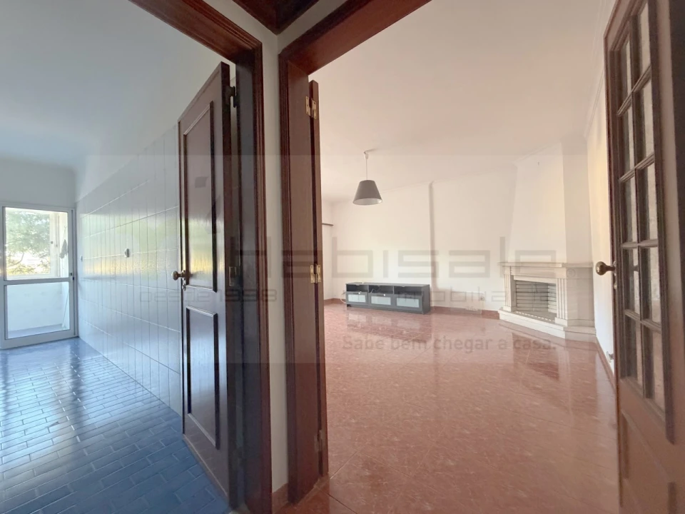 Apartamento T2 para Venda em Carcavelos e Parede Foto 21