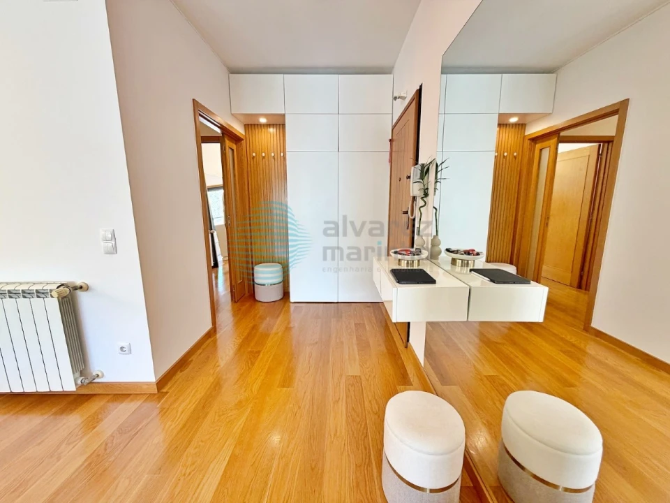 Apartamento T2 para Venda em Santa Maria, São Pedro e Matacães Foto 3