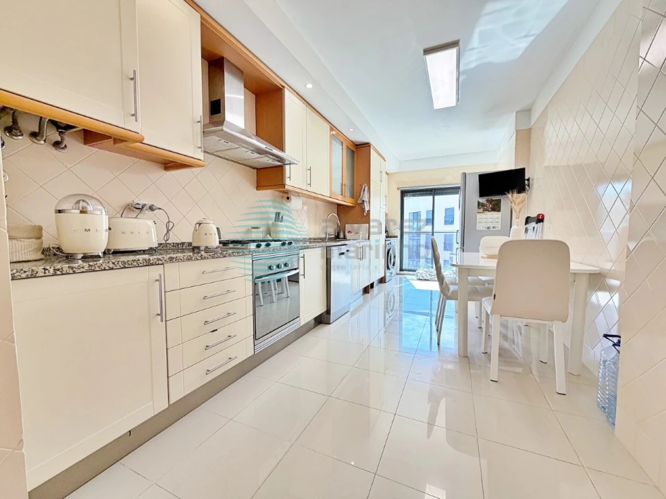Apartamento T2 para Venda em Santa Maria, São Pedro e Matacães Foto 7