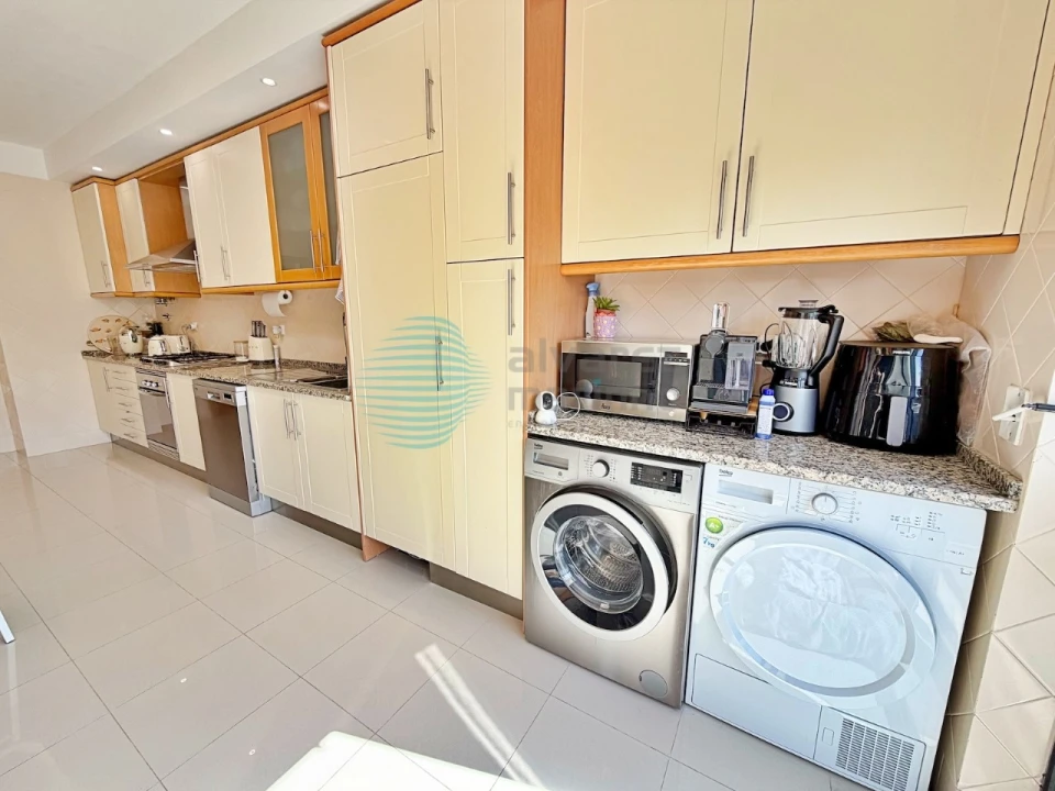 Apartamento T2 para Venda em Santa Maria, São Pedro e Matacães Foto 8