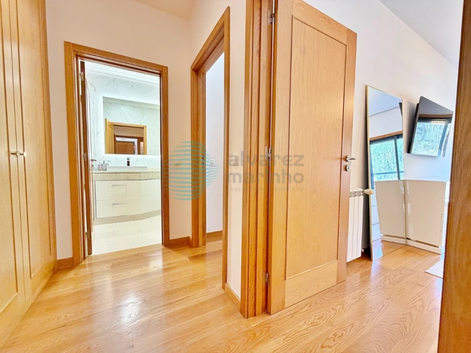 Apartamento T2 para Venda em Santa Maria, São Pedro e Matacães Foto 14