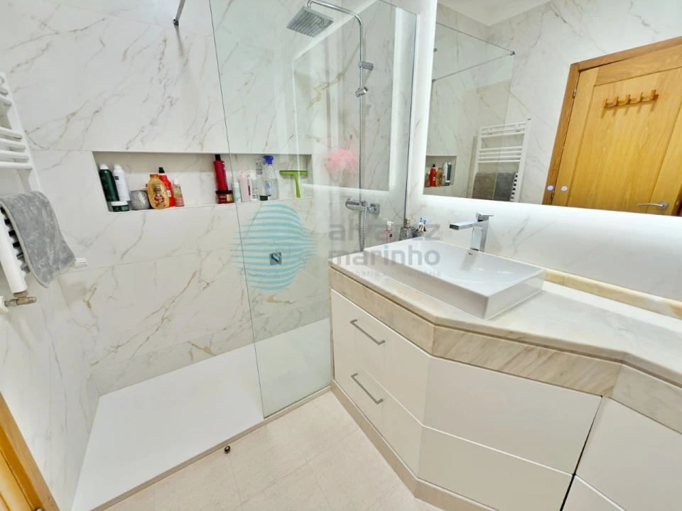 Apartamento T2 para Venda em Santa Maria, São Pedro e Matacães Foto 21