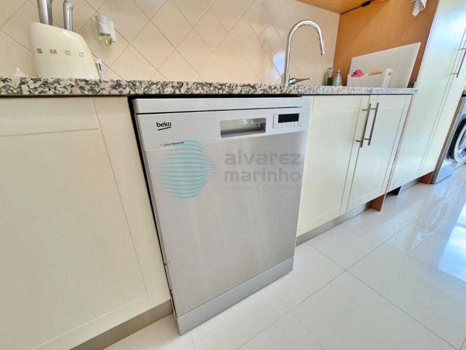 Apartamento T2 para Venda em Santa Maria, São Pedro e Matacães Foto 27