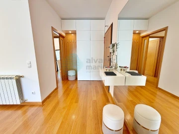 Apartamento T2 para Venda em Santa Maria, São Pedro e Matacães