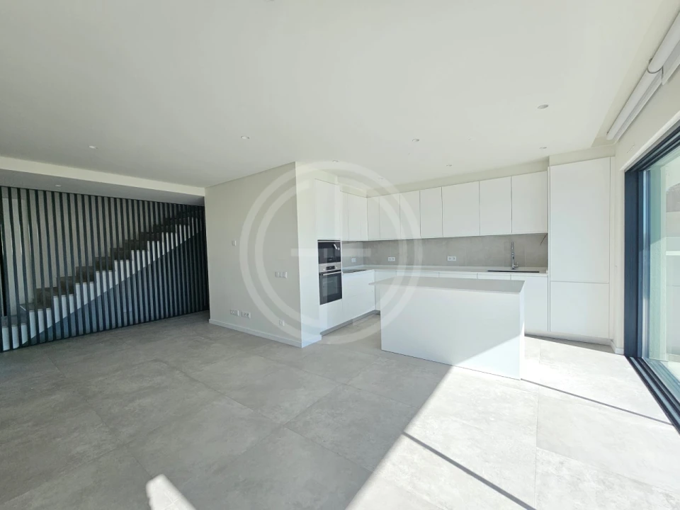 Moradia T4 para Venda em Montenegro Foto 4