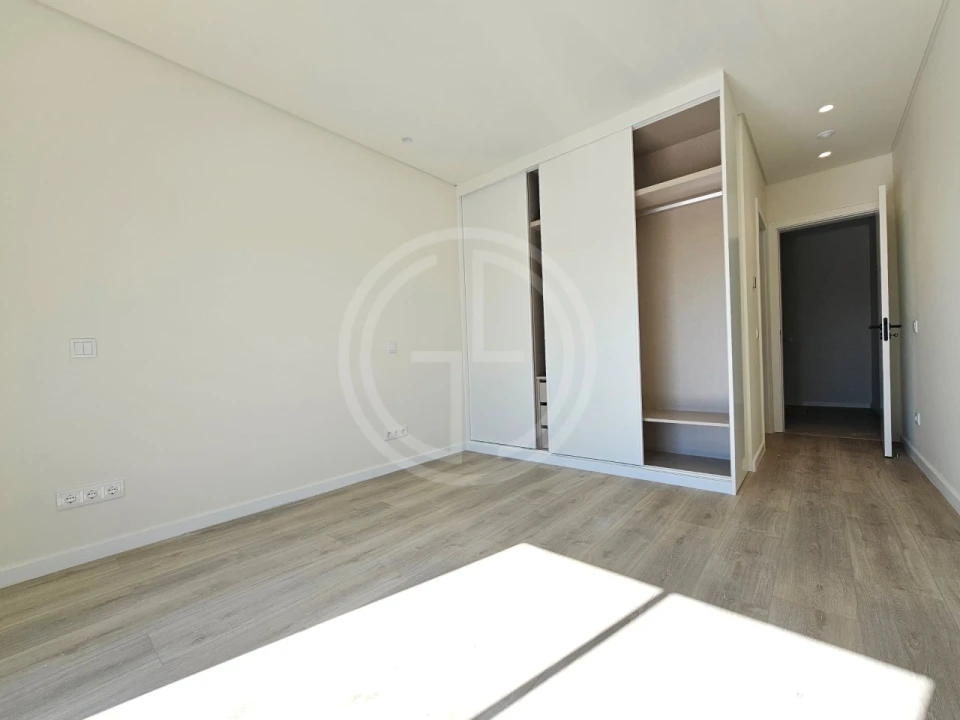 Moradia T4 para Venda em Montenegro Foto 10