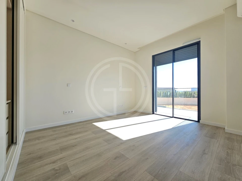Moradia T4 para Venda em Montenegro Foto 12