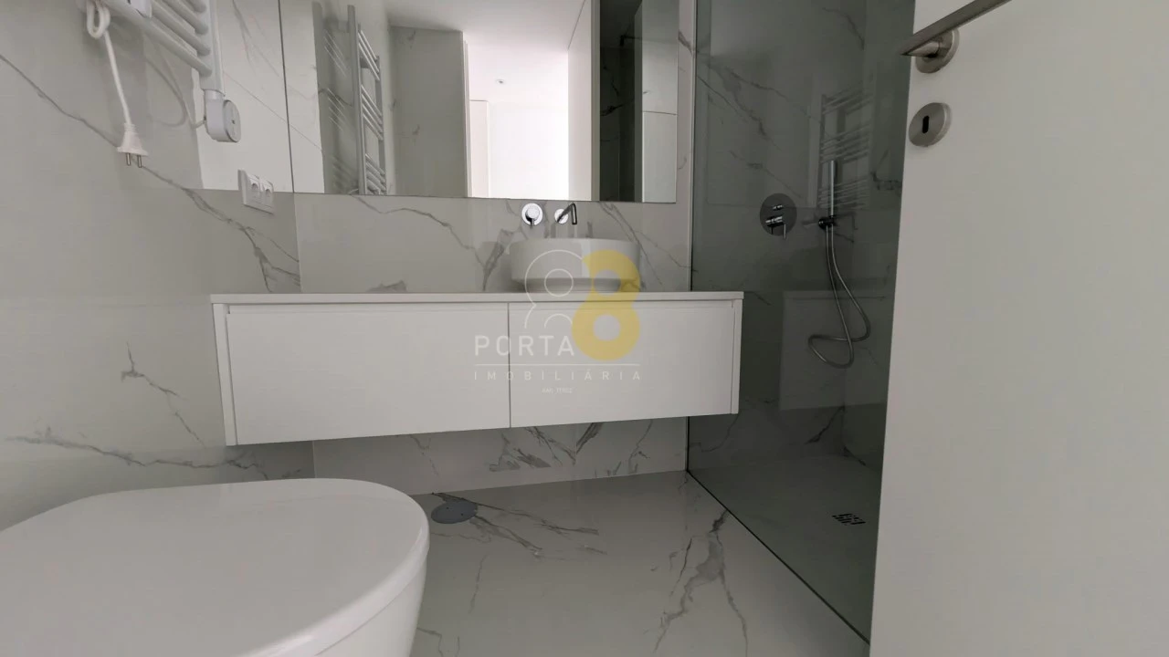 Apartamento T4 para Venda em Matosinhos e Leça da Palmeira Foto 23