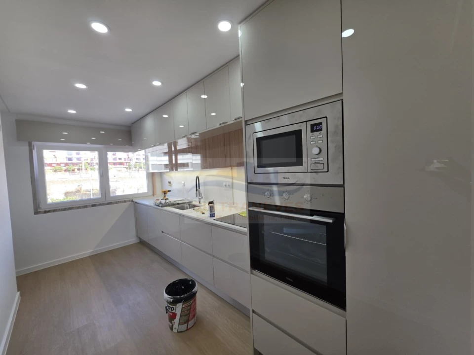 Apartamento T2 para Venda em Venteira Foto 2