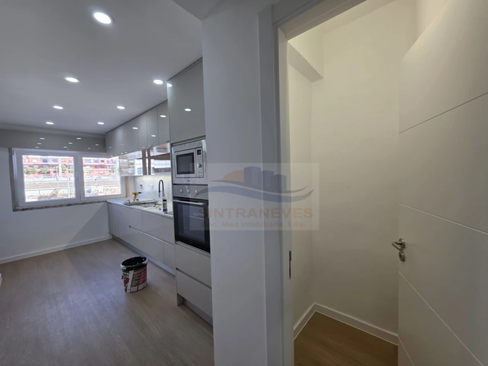 Apartamento T2 para Venda em Venteira Foto 4